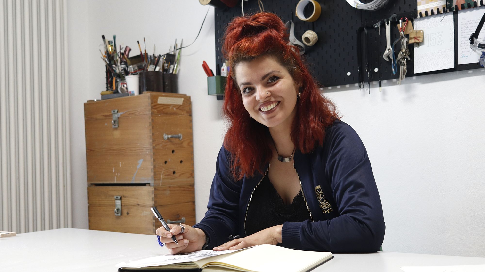 Seit frühester Kindheit malt und zeichnet Mary-Ann Jungmichel - mit dem Lädchen hat sie sich einen Traum erfüllt. - Foto: Anton Launer