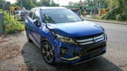 Zwei Verletzte bei Straßenbahnunfall Beschädigter Mitsubishi - Foto: Roland Halkasch