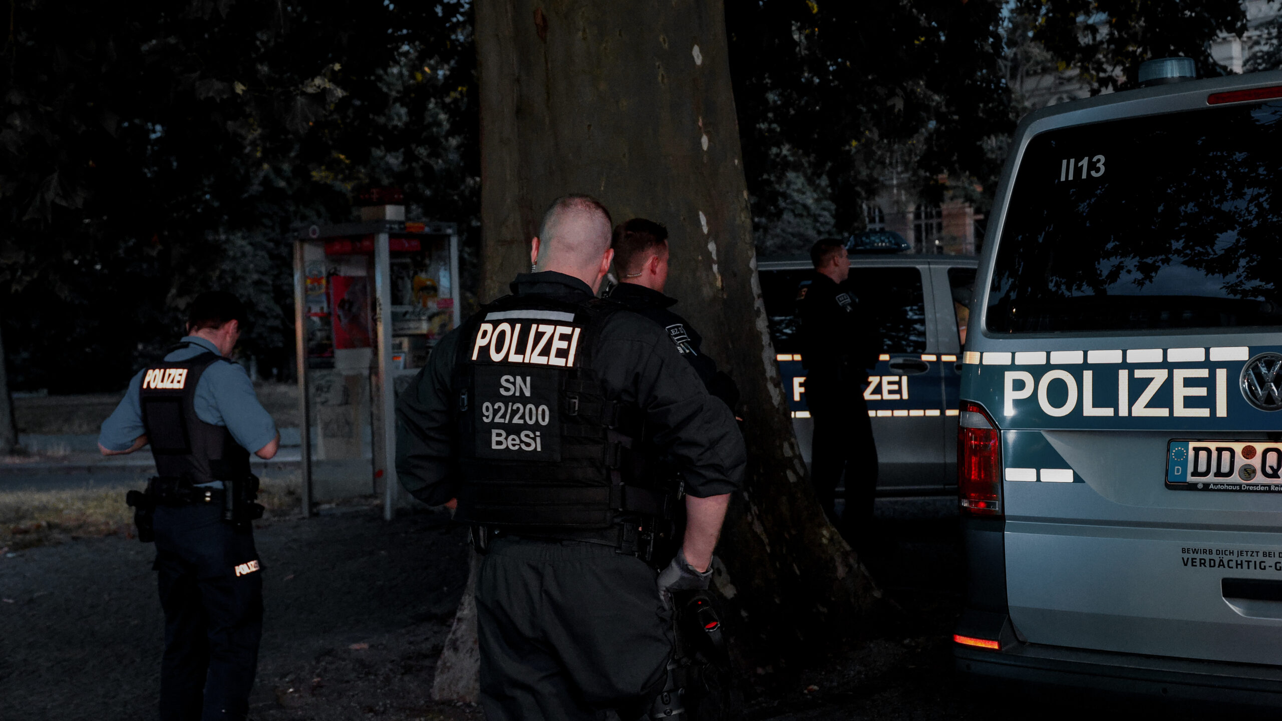 55F4ECE6-789A-4BC1-BABE-3E2221F61DDD