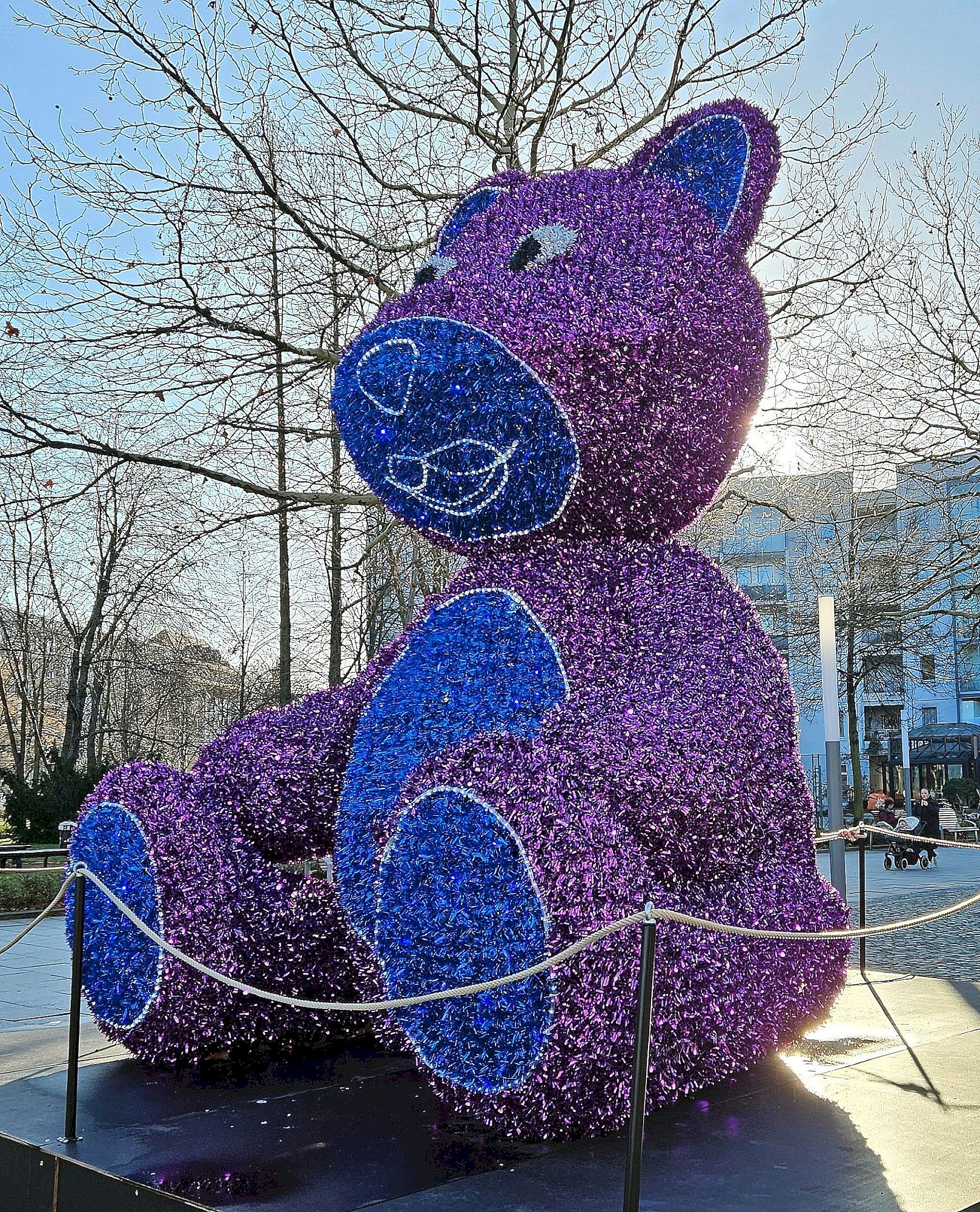 Markenzeichen Lila Teddy - Foto: Anton Launer