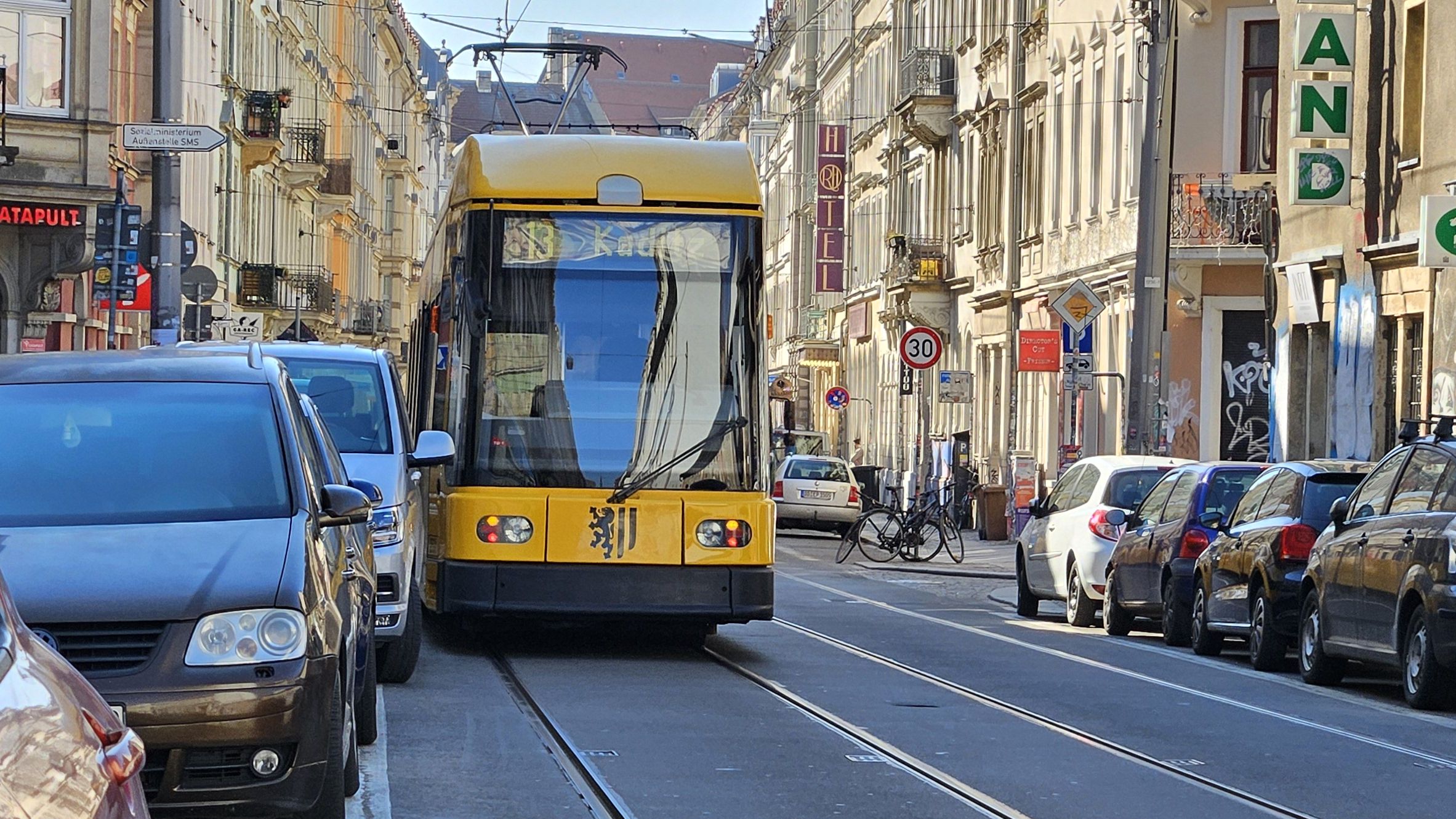 Straßenbahn in der Dresdner Neustadt - Foto: Archiv Anton Launer
