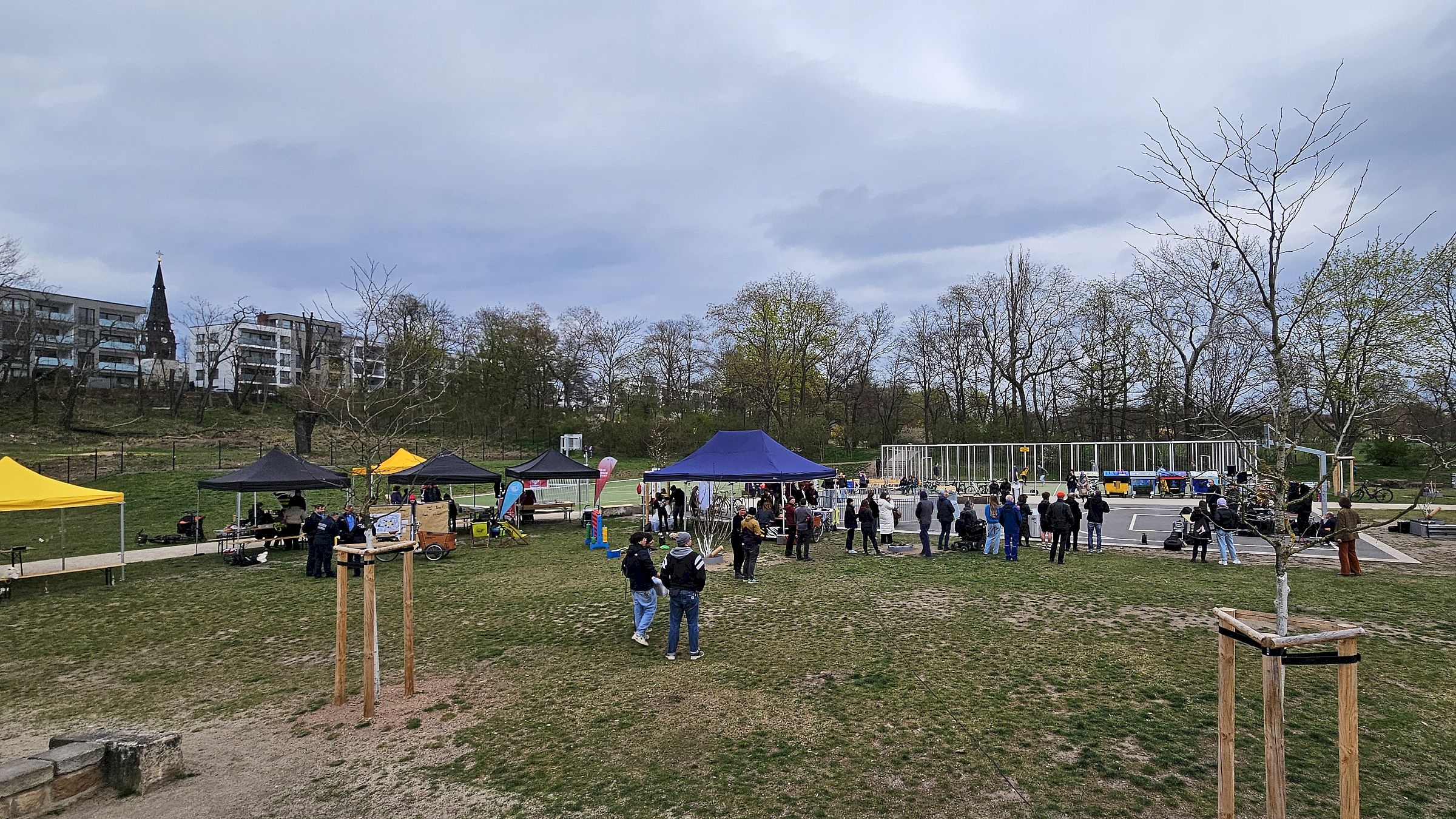 Saisoneröffnung im westlichen Teil des Alaunparks. Foto: Anton Launer