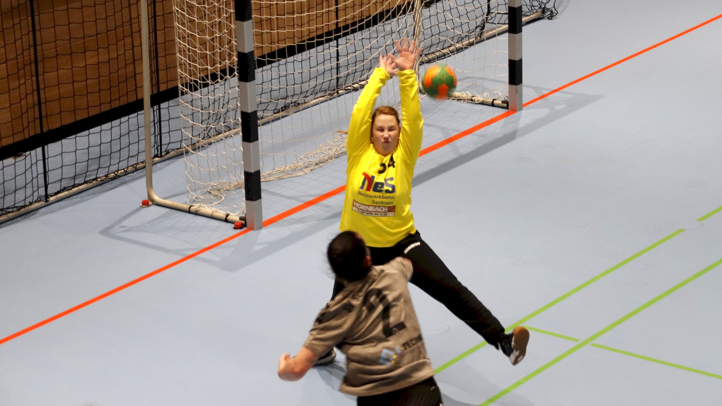 Die Dresdner Torfrau Kelly Weiß entpuppte sich für die Schneebergerinnen als Chancentod. Foto: Anton Launer