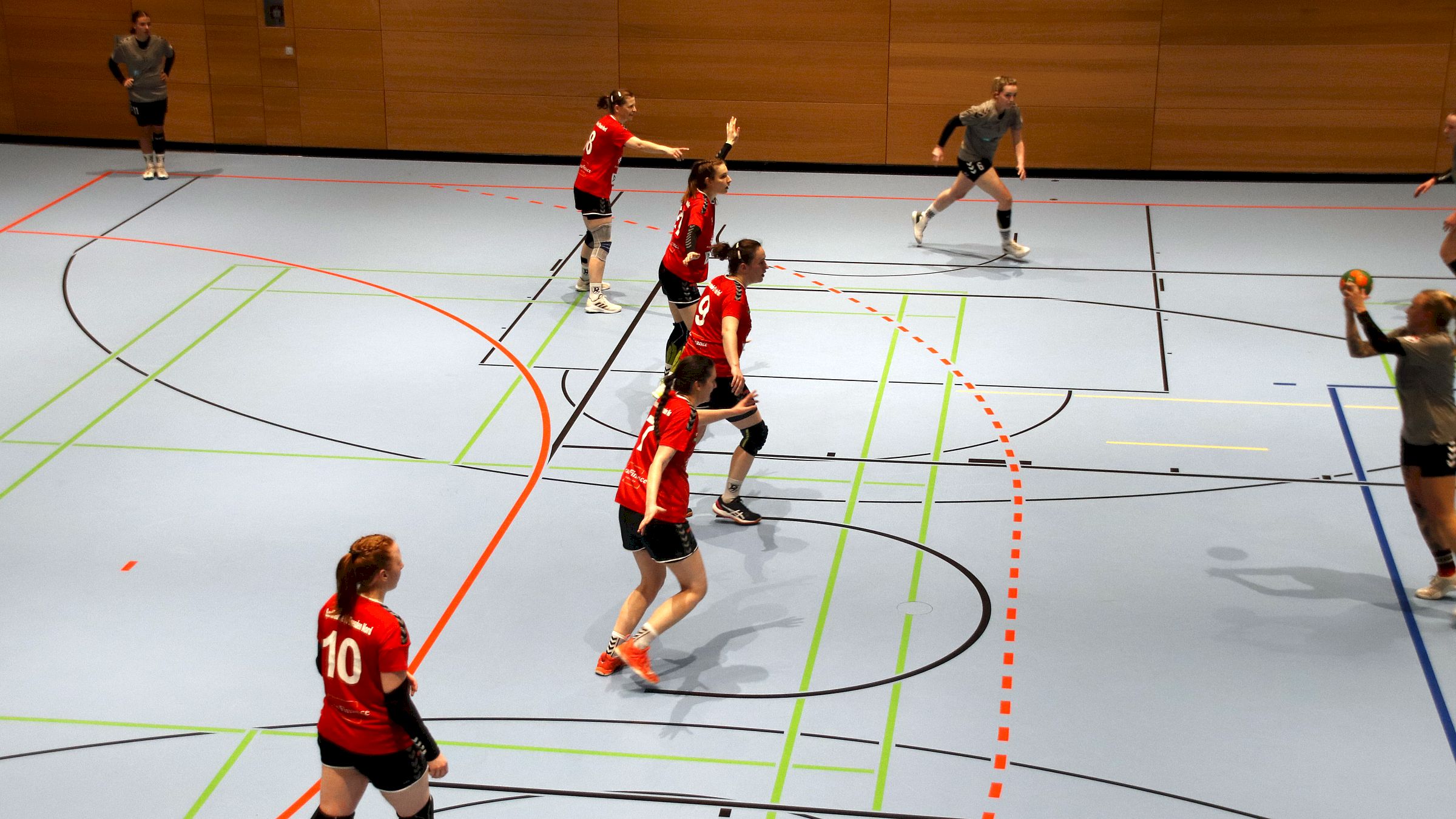 Die Abwehr steht - Foto: Anton Launer