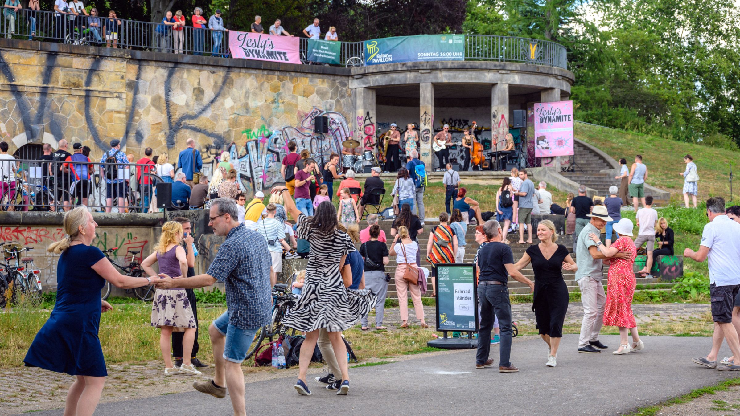 Wenn Bands wie Lesly's Dynamite spielen - geht die Party richtig ab. Foto: Ryke Waltz Studios