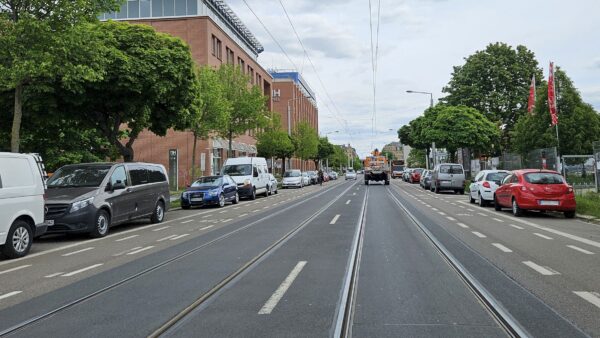 Auf der Fritz-Reuter-Straße wird zwischen Hansastraße und Großenhainer Straße die Trinkwasserleitung erneuert. Foto: Anton Launer