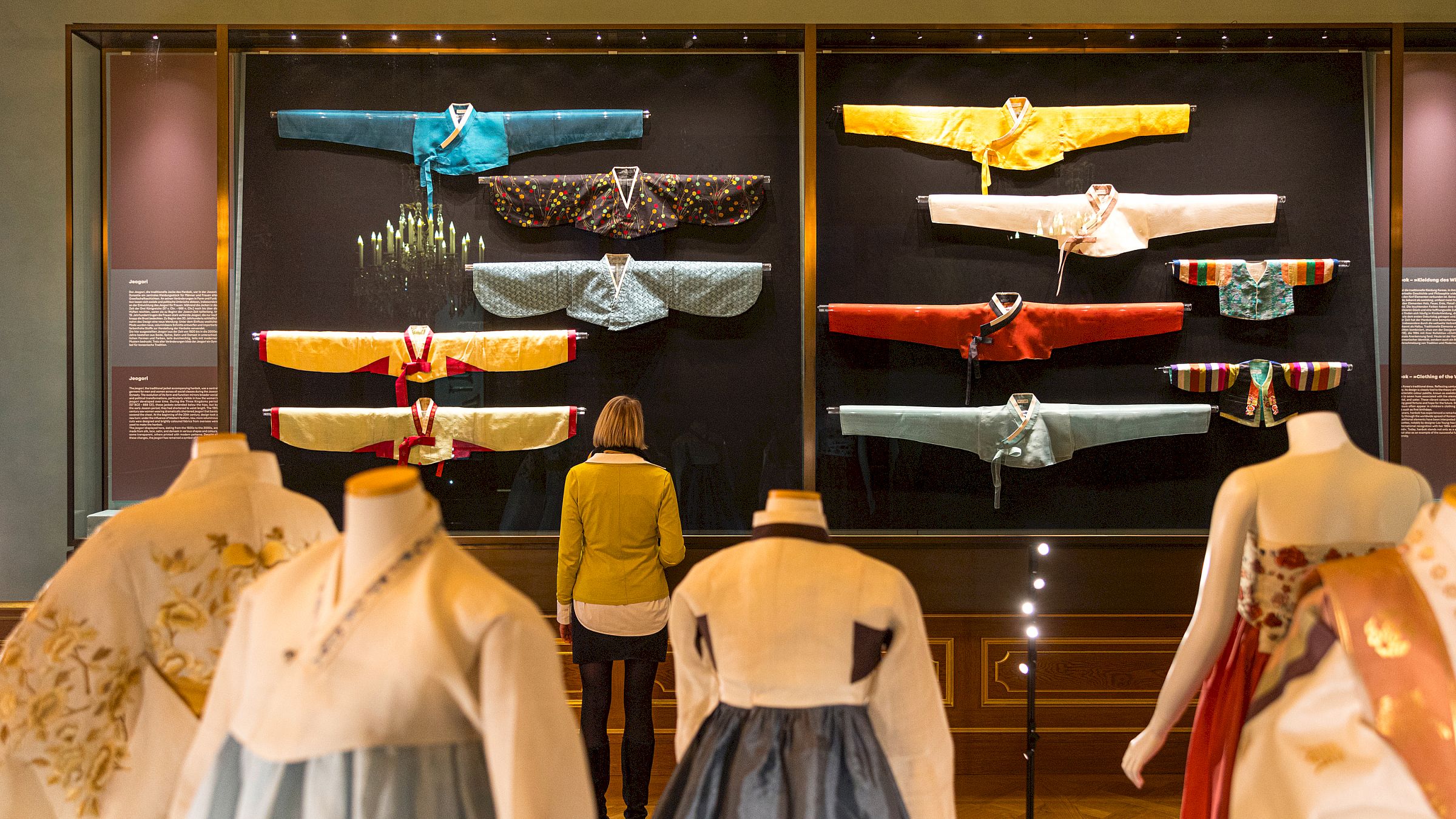 Gewänder aus Fernost - Foto: SKD/Oliver Killig