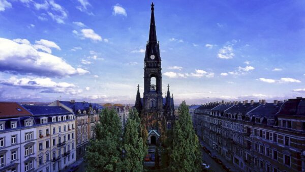 Martin-Luther-Kirche im Stadtteil Dresden-Neustadt - aufgenommen am 17. Oktober 1999 - Foto: Lothar Sprenger