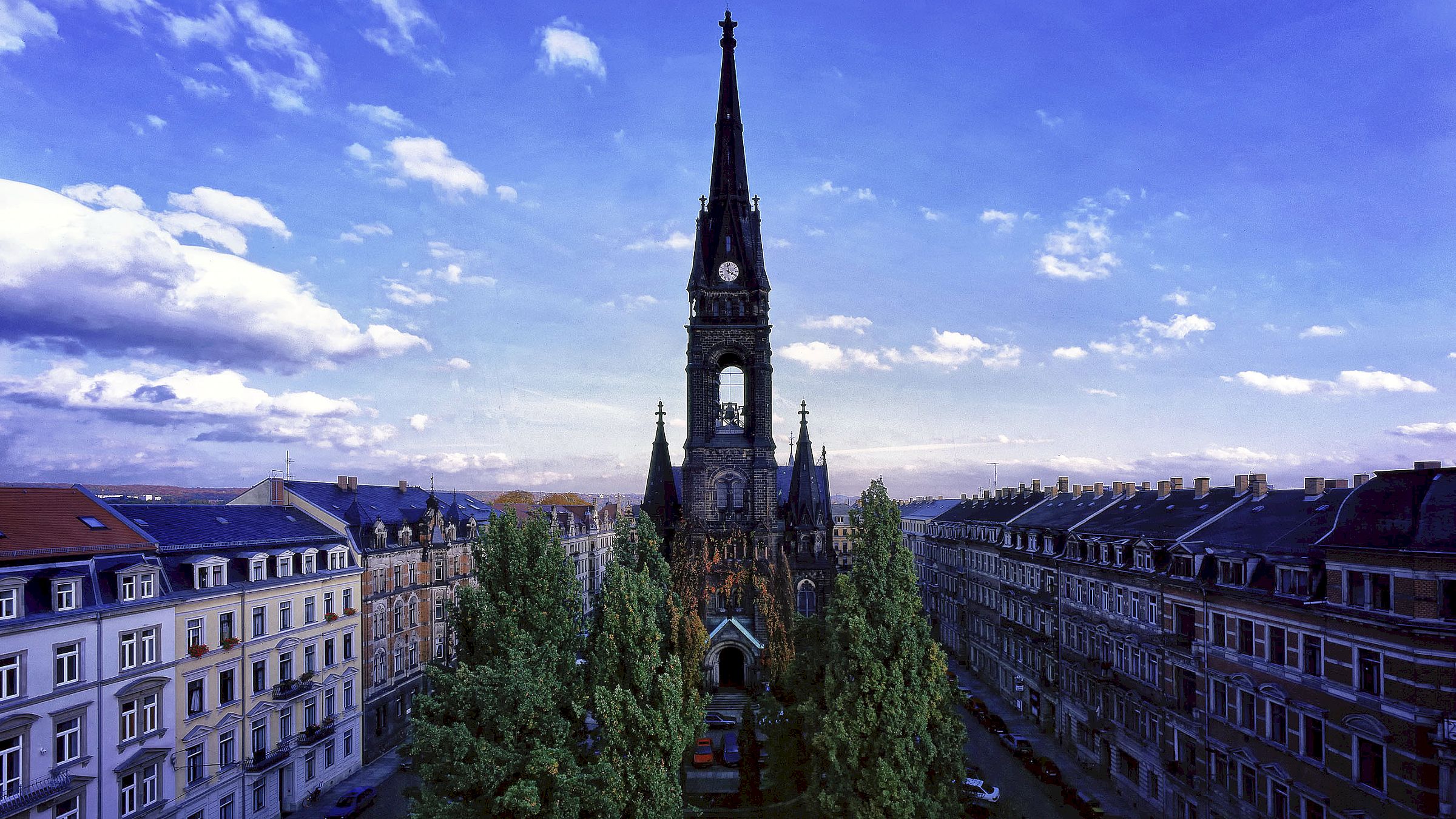 Martin-Luther-Kirche im Stadtteil Dresden-Neustadt - aufgenommen am 17. Oktober 1999 - Foto: Lothar Sprenger