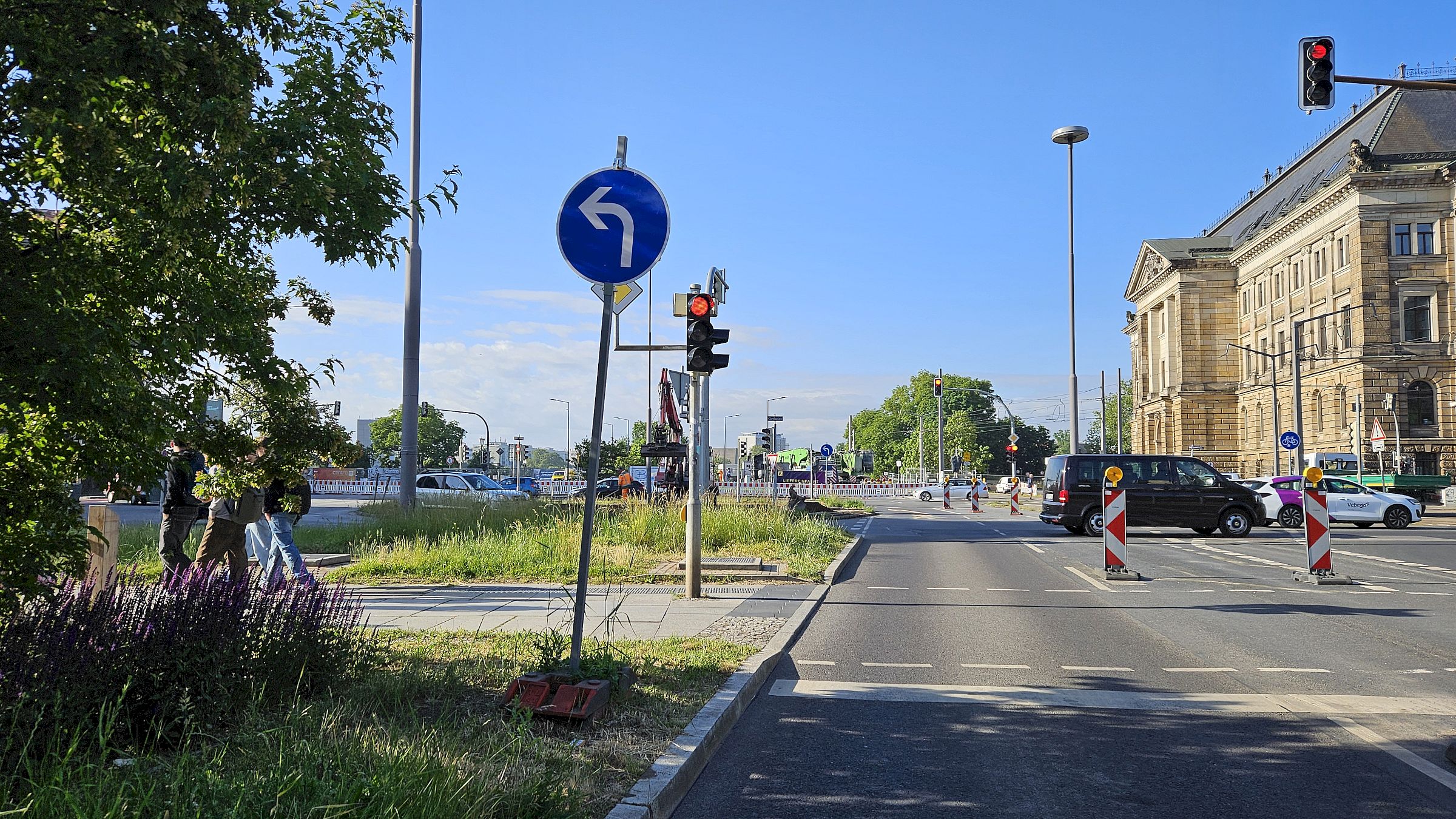Die Linksabbiegespur auf der Albertstraße ist leistungsfähig genug, sagt das Straßenamt. Foto: Anton Launer