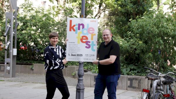 Anwohnerin Claudia Jobst und Christopher Colditz vom Ostra e.V. gehören zum Organisationsteam. Foto: Anton Launer