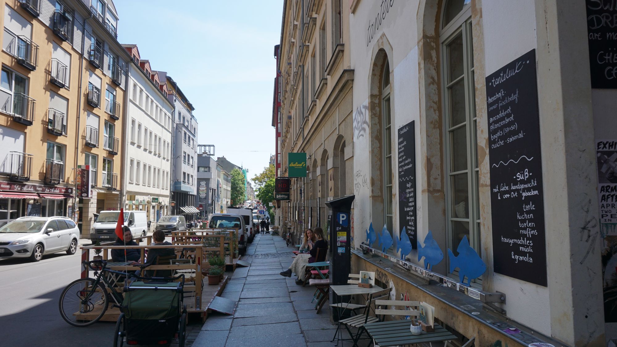 Die Ladengestaltung bleibt, wie sie ist - die blauen Fische schwimmen weiterhin.