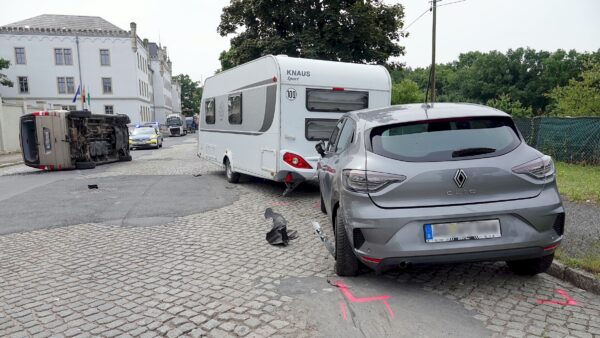 Unfall auf der Stauffenbergallee - Foto: Roland Halkasch