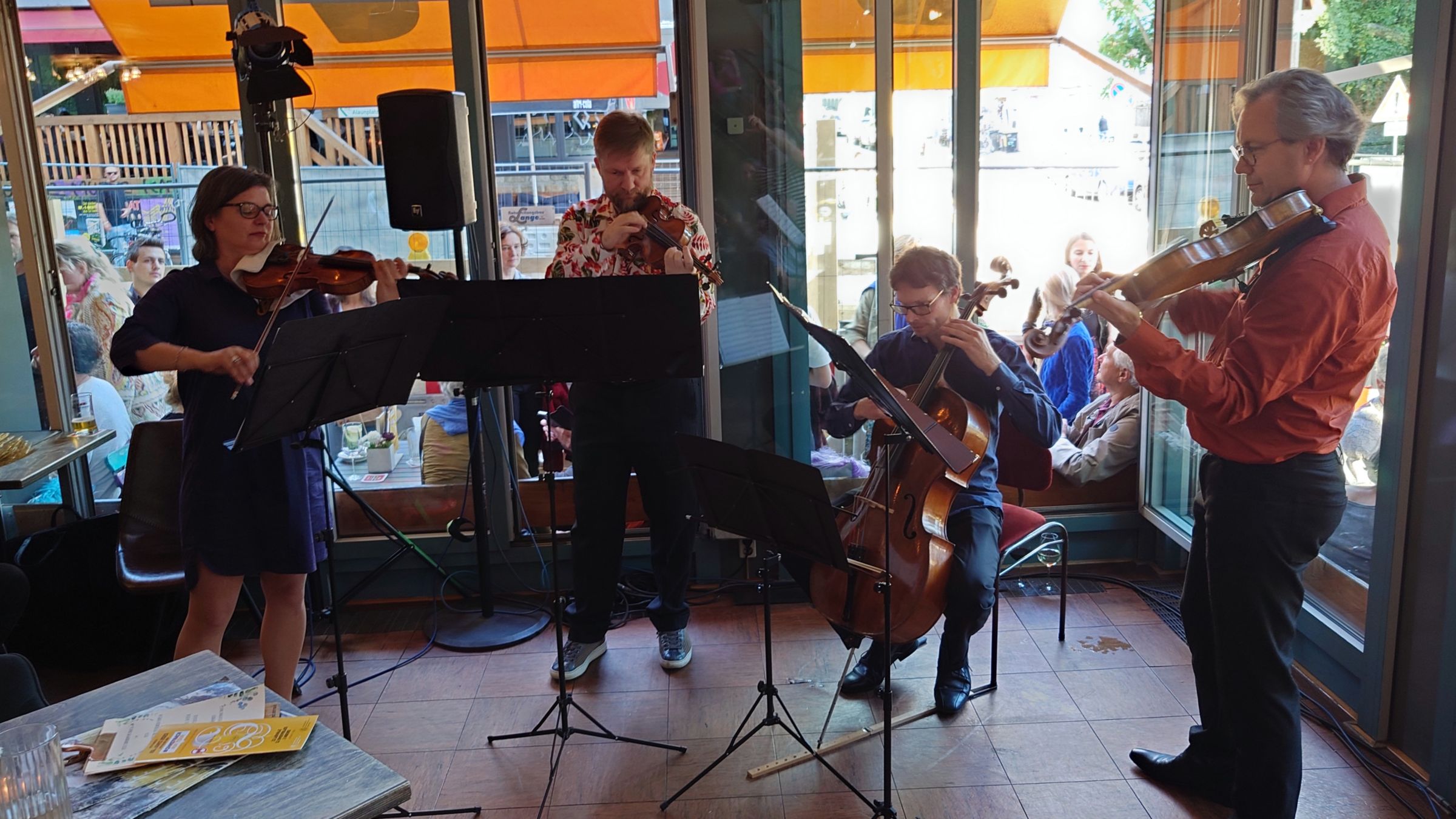 Streicherquartett im Café Eckstein - Foto: Archiv Anton Launer 2024