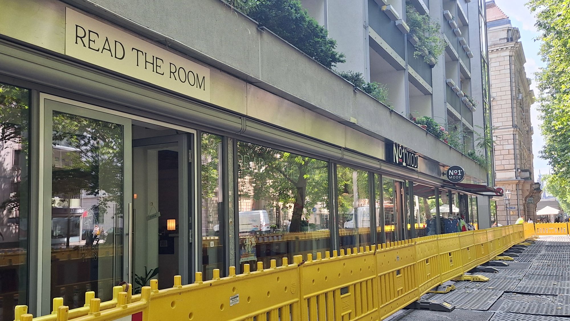 Das "Read The Room" auf der Hauptstraße muss noch die Baustelle abwarten, bevor Tische und Stühle aufgestellt werden können.