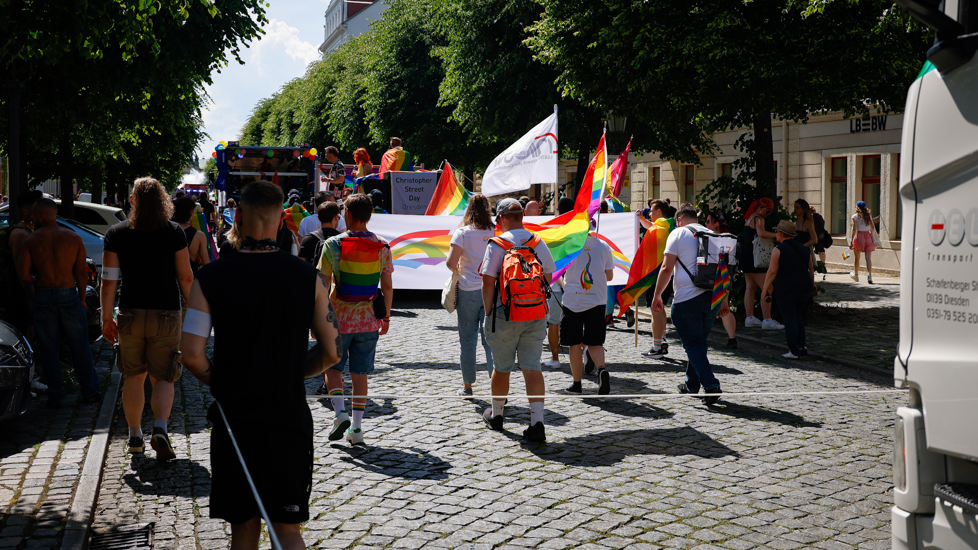 Parade auf der Königstraße - Foto: Florian Varga