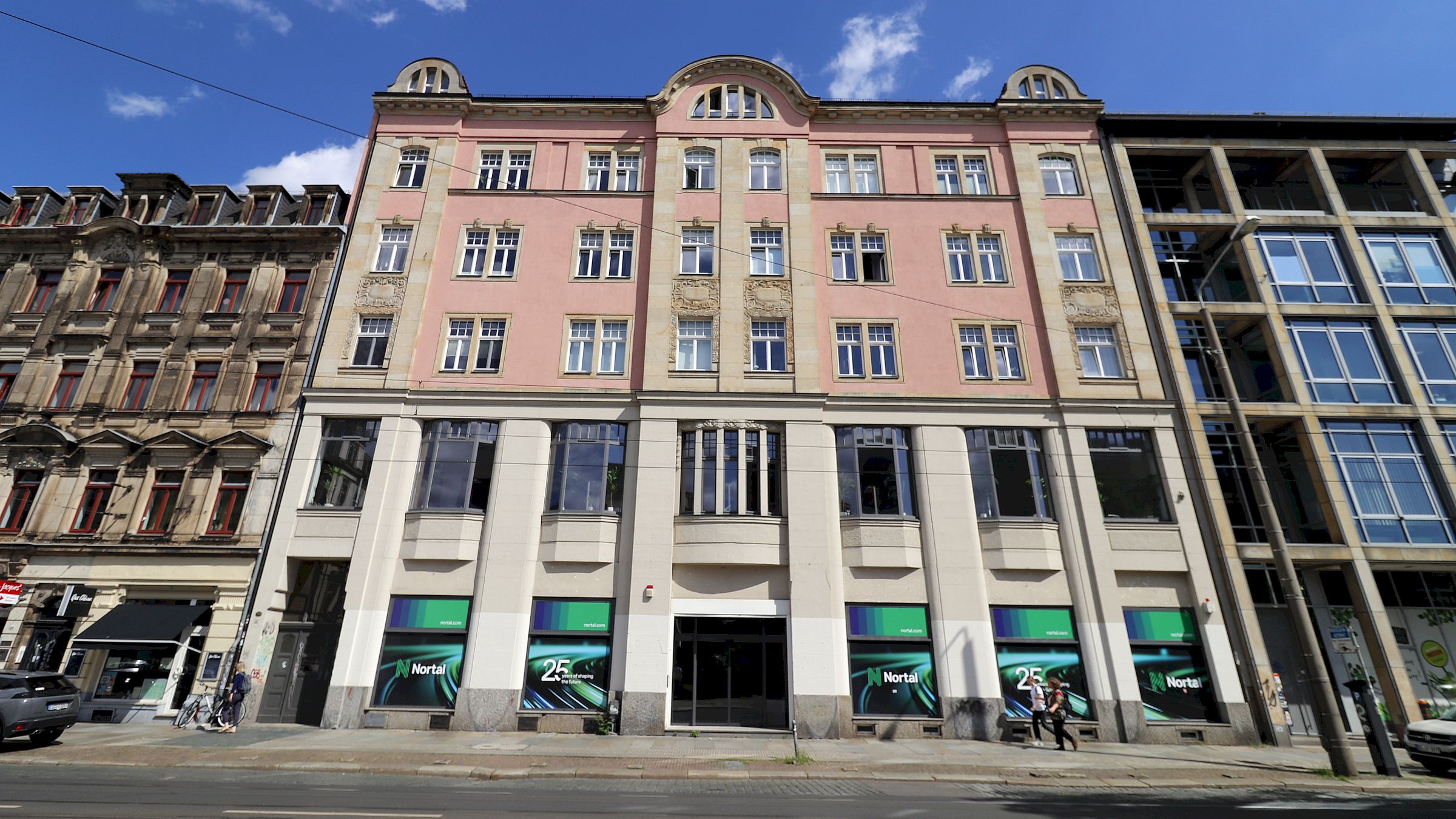 In das ehemalige HO Kaufhaus zieht nun der Offline-Shop ein. Foto: Anton Launer