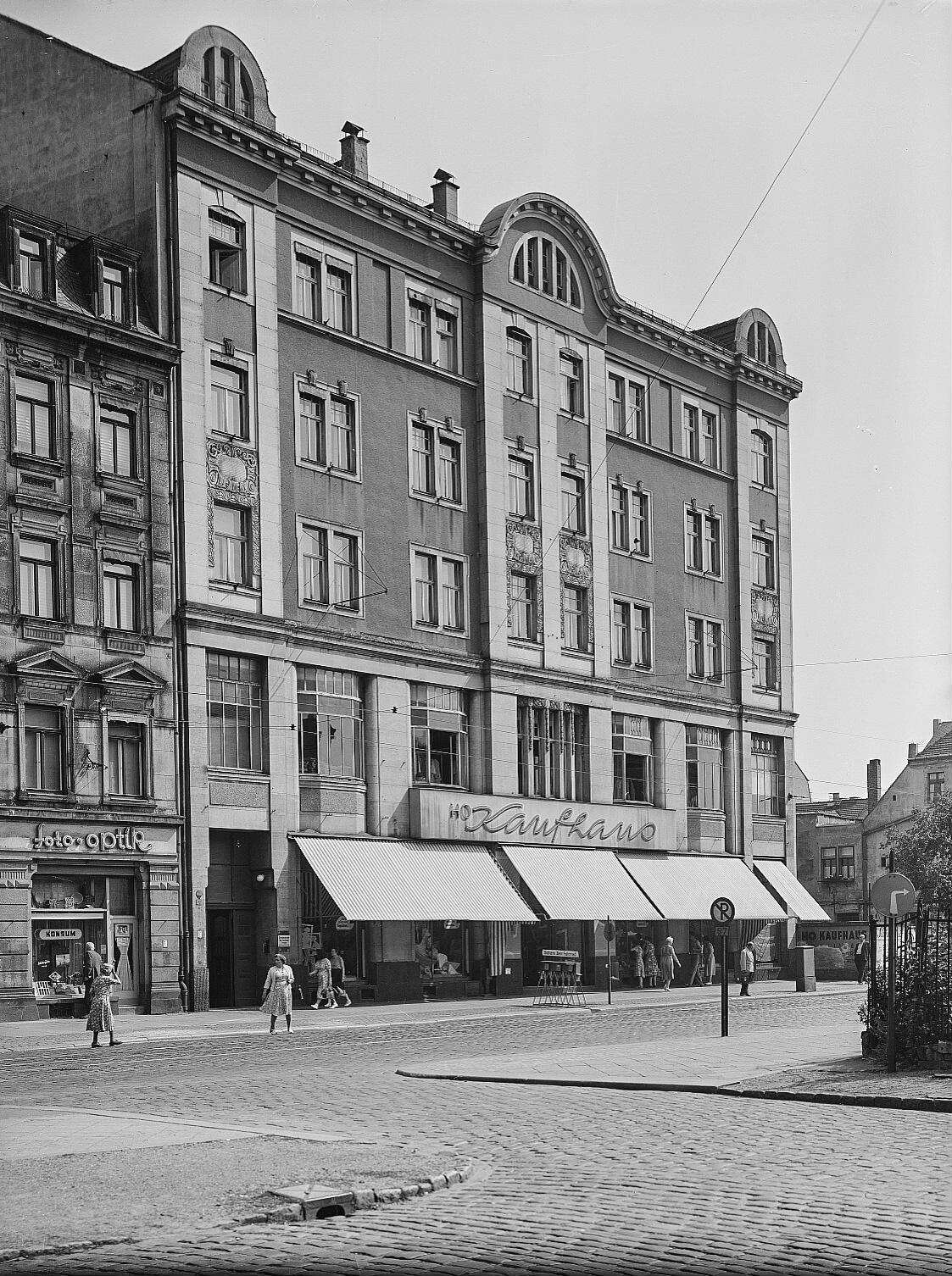 Königsbrücker Straße 38, Wohn- und Geschäftshaus, ehemaliges Wohnhaus von Erich Kästner | Foto: Walter Möbius, Digitalisierung: Deutsche Fotothek 