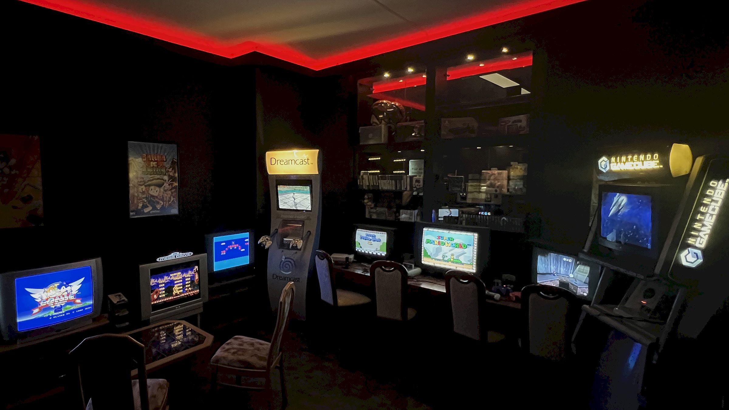 Hier bekommt die Bezeichnung Spielhölle gleich einen ganz anderen Klang. Retro-Konsolen im Nerdpol - Foto: PR/Nerdpol