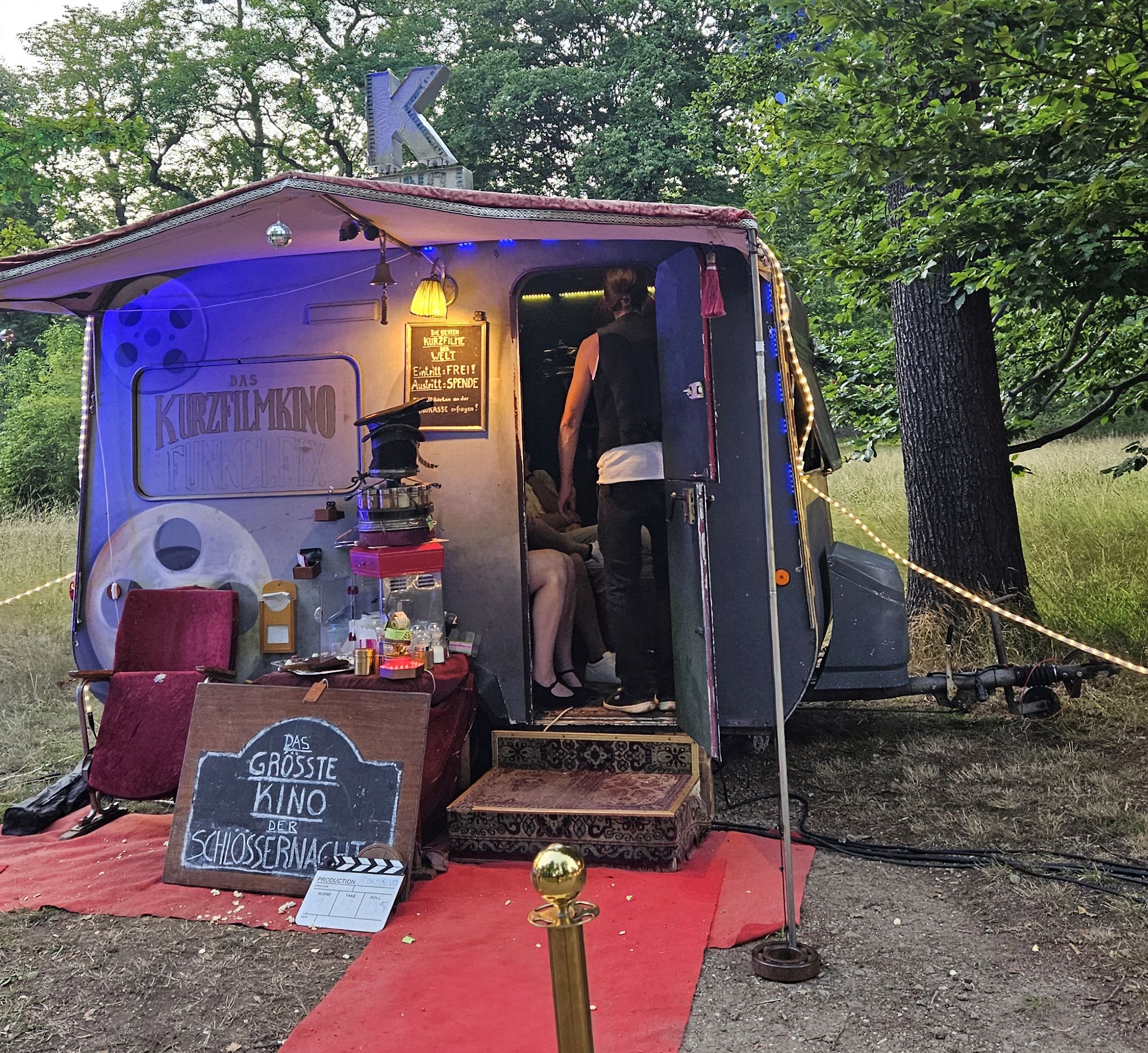 Das mit Abstand größte Kino der Schlössernacht. Foto: Anton Launer