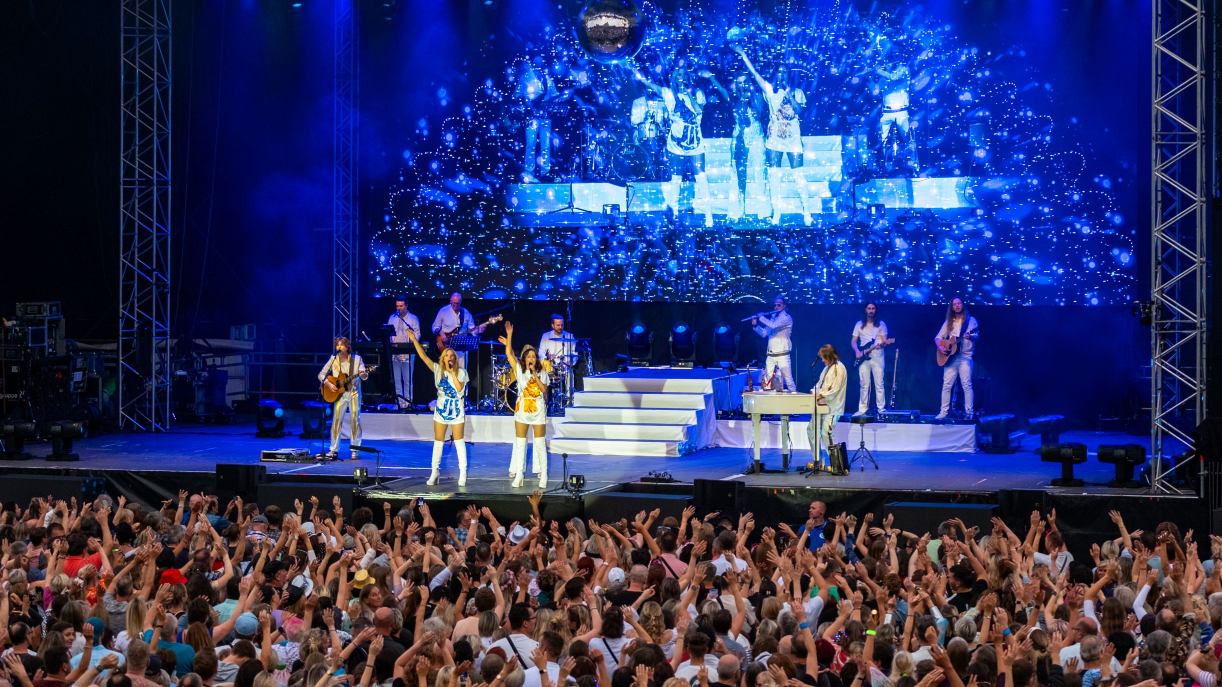 Konzerte und Shows, wie hier "Abbamania - die Show" waren sehr gut besucht. Foto: Reinhard Spunkner