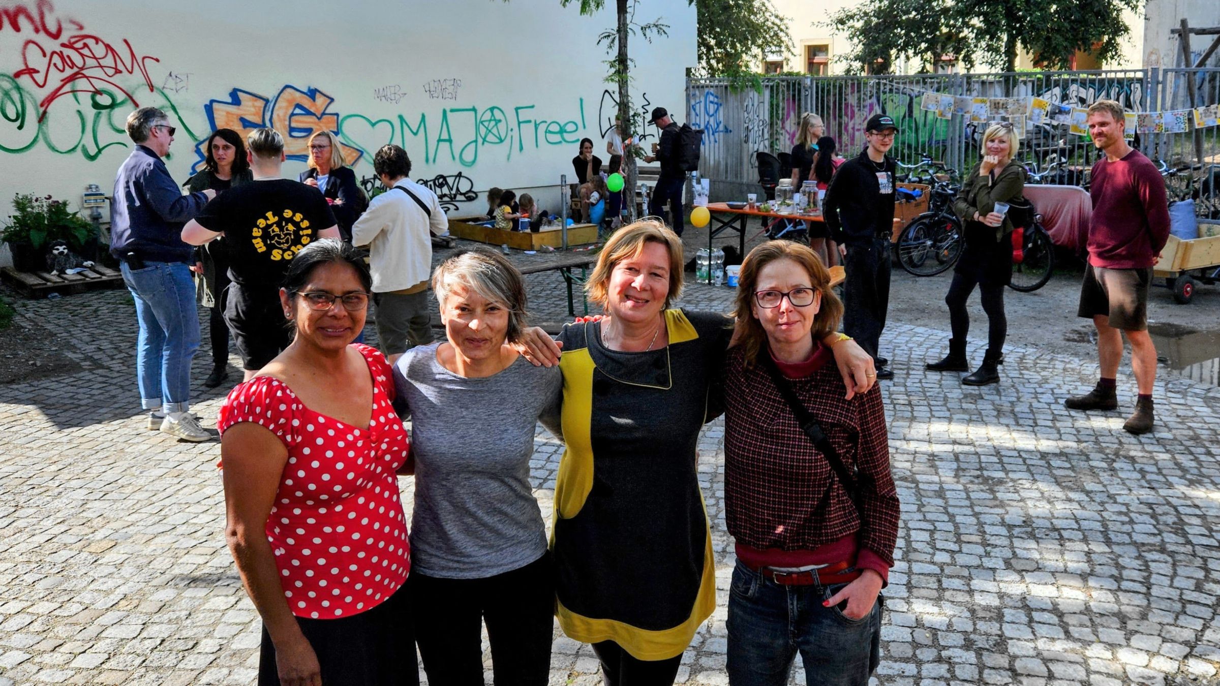 Bei Ihnen liefen die Fäden des Projektes zusammen: Mery Yrala de Kaufmann, Schulsozialarbeiterin an der Louisenschule; Michaela Gloger vom Kinder- und Jugendbüro; Anke Lietzmann, Dresdner Kinder- und Jugendbeauftragte ; Anja Stephan vom Kinder- und Jugendhaus Louise. Foto: Anton Launer