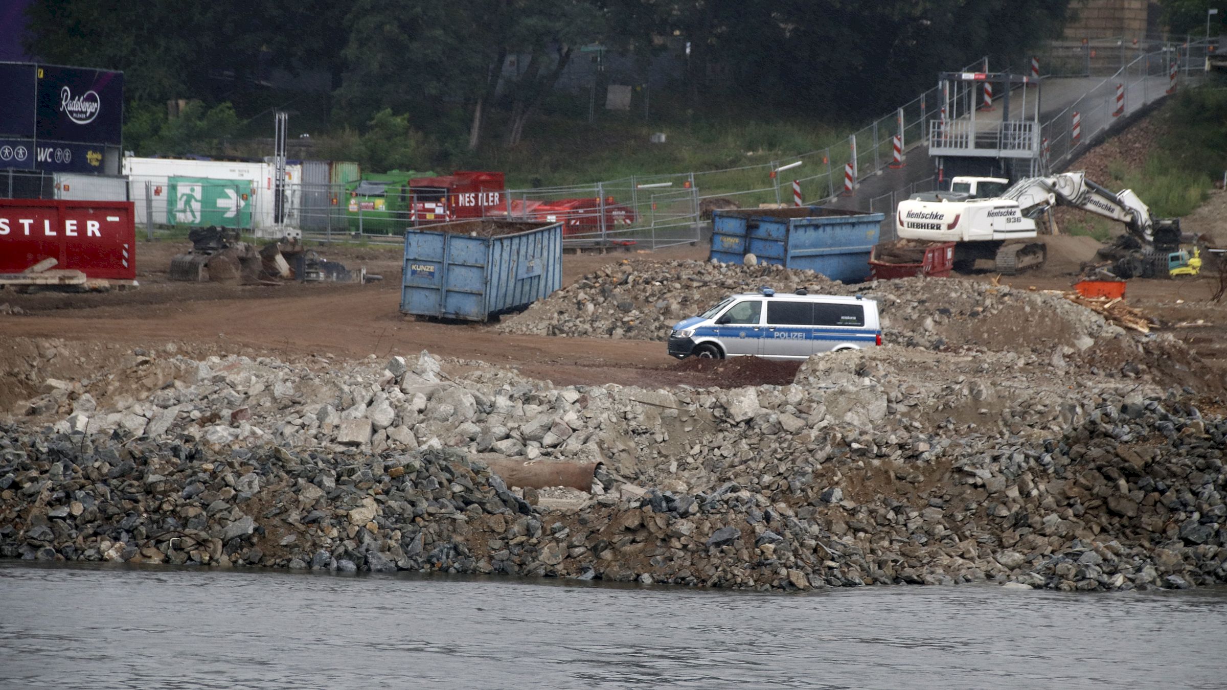 Die Polizei hat den Fundort abgesperrt. Foto: Anton Launer