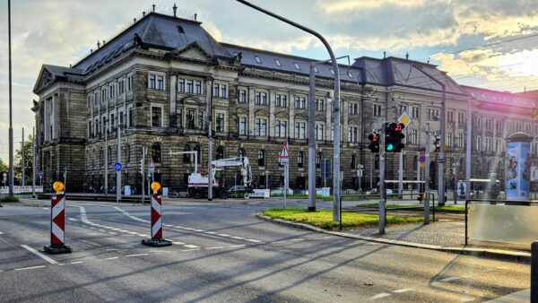 Gleisbauarbeiten am Carolaplatz geplant. Foto: Anton Launer