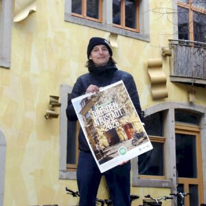 Für das Titelbild hat Stephan Böhlig Menschen beim Fotografieren im Kunsthof fotografiert. Foto: Anton Launer
