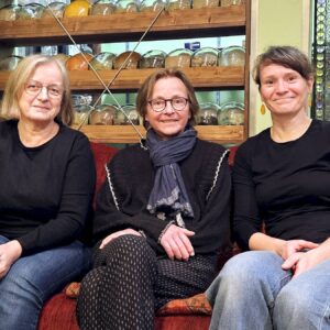Kristin Richter, Berit Heller, Manja Rudolph (v.l.) - Lose hat wieder eine Zukunft. Foto: Anton Launer