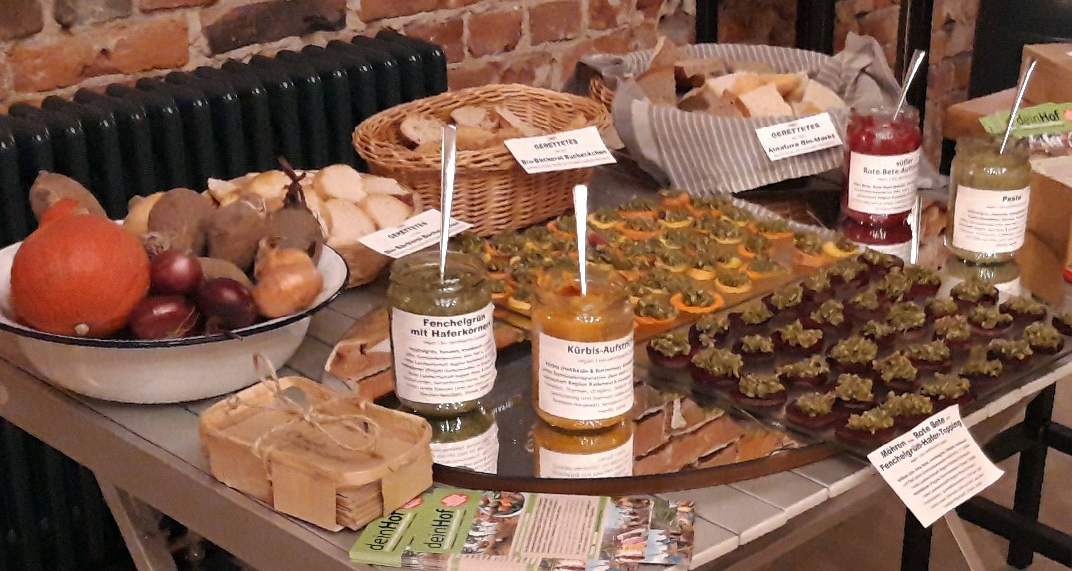 Die Gemüsekooperative "deinHof" und das Projekt "Gemüseanbau in Graupa" sorgen für kulinarische Begleitung des Filmabends. Foto: Solawi