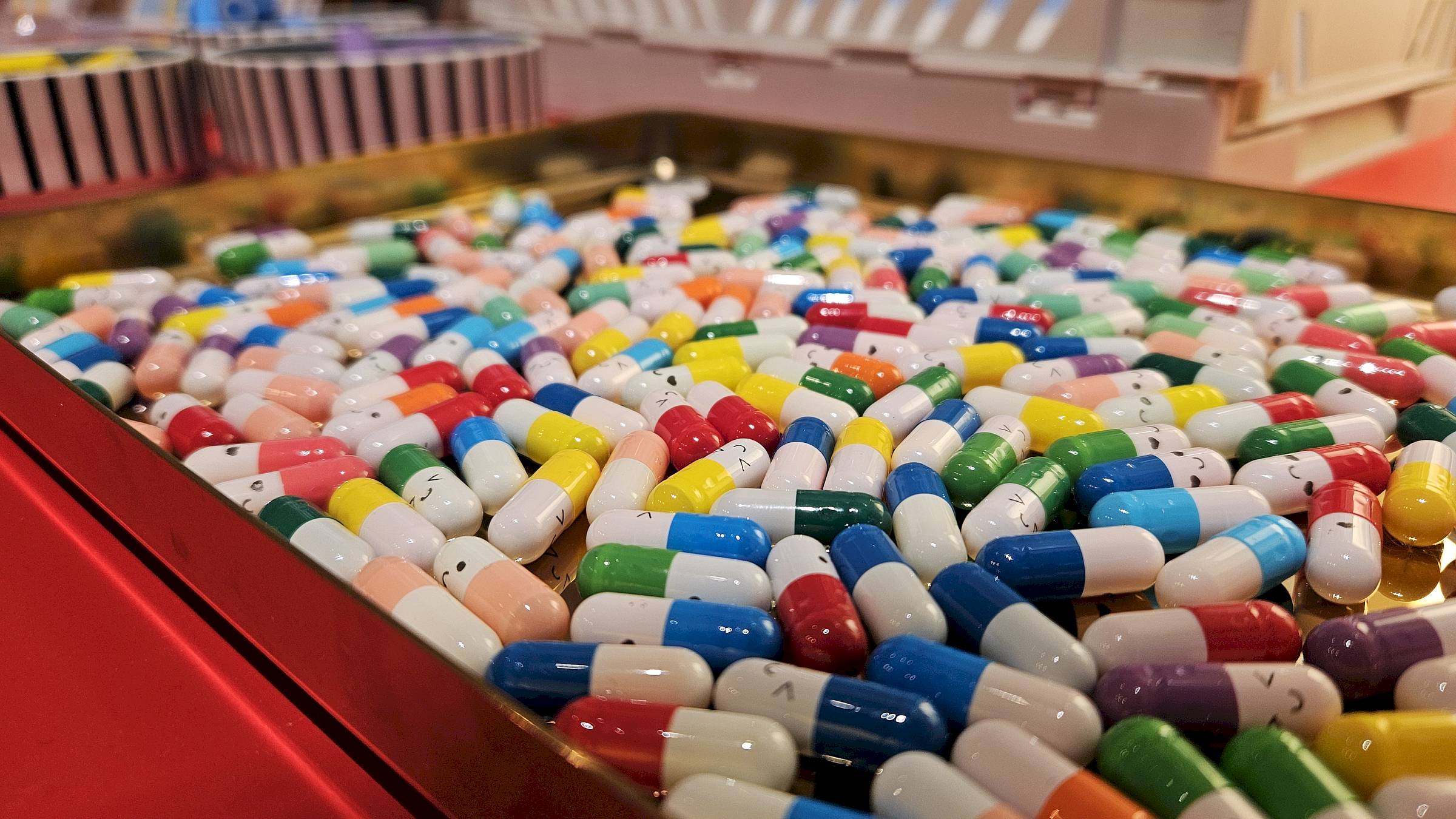 Kunst-Pastillen im Kunst-Pop-Up-Shop im Kunsthof - Foto: Anton Launer