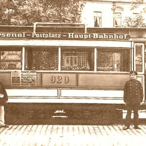 Straßenbahn am Arsenal Königsbrücker Straße. In ungefähr dieser Höhe befand sich seinerzeit das Militärpostamt 15. Foto: Archiv Altes Dresden
