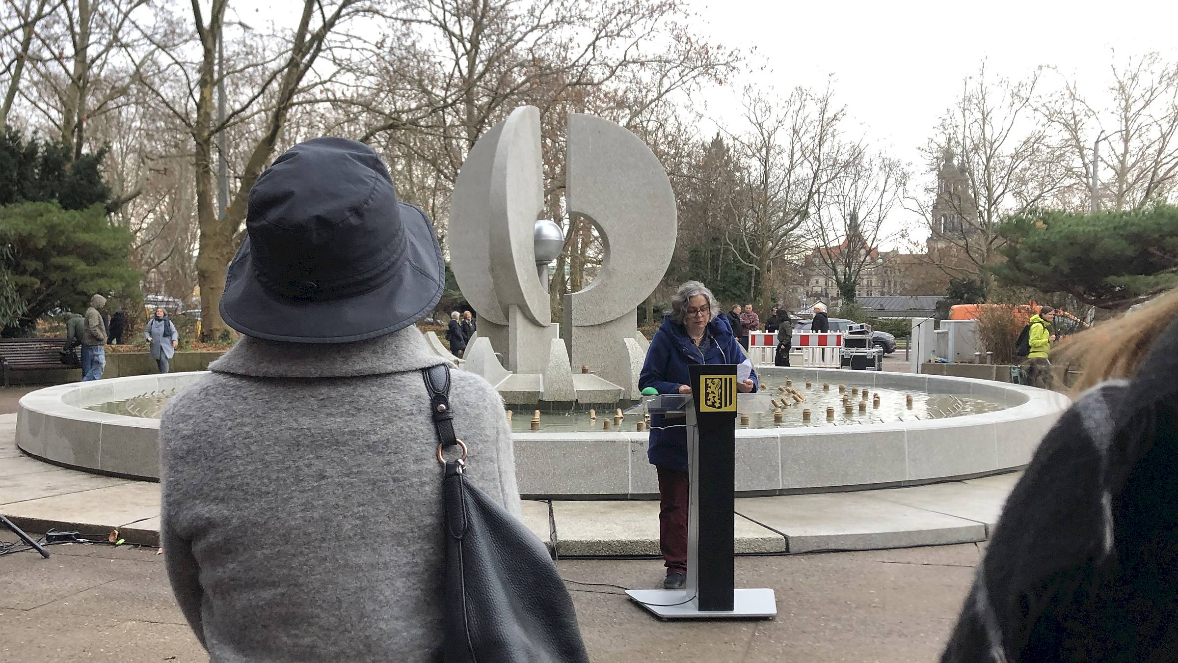 Umweltbürgermeisterin Eva Jähnigen (Grüne) weihte den Brunnen am Mittwoch ein. Foto: Martha Kohn