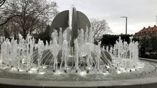Der östliche Krachtbrunnen sprudelt wieder. Foto: Martha Kohn