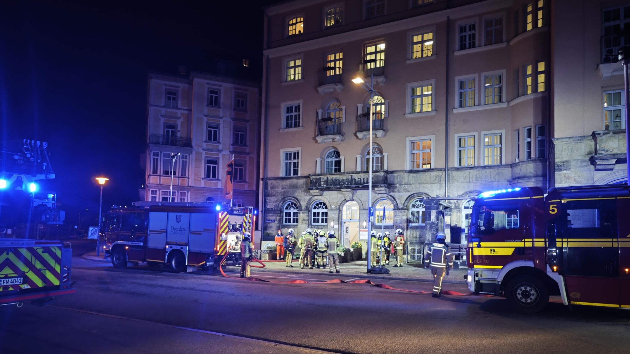 Feuerwehreinsatz nach Rauchentwicklung am Hansahaus am Bahnhof Neustadt - Foto: Feuerwehr Dresden