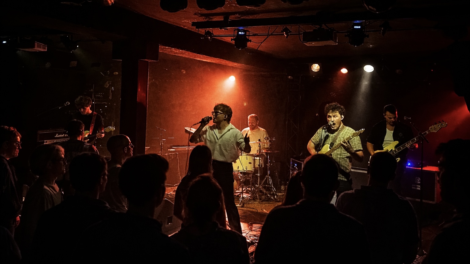 5Raumfenster mit Hans, Franzel, Conny, Lorenz und Max – Foto: Mercedes Braun