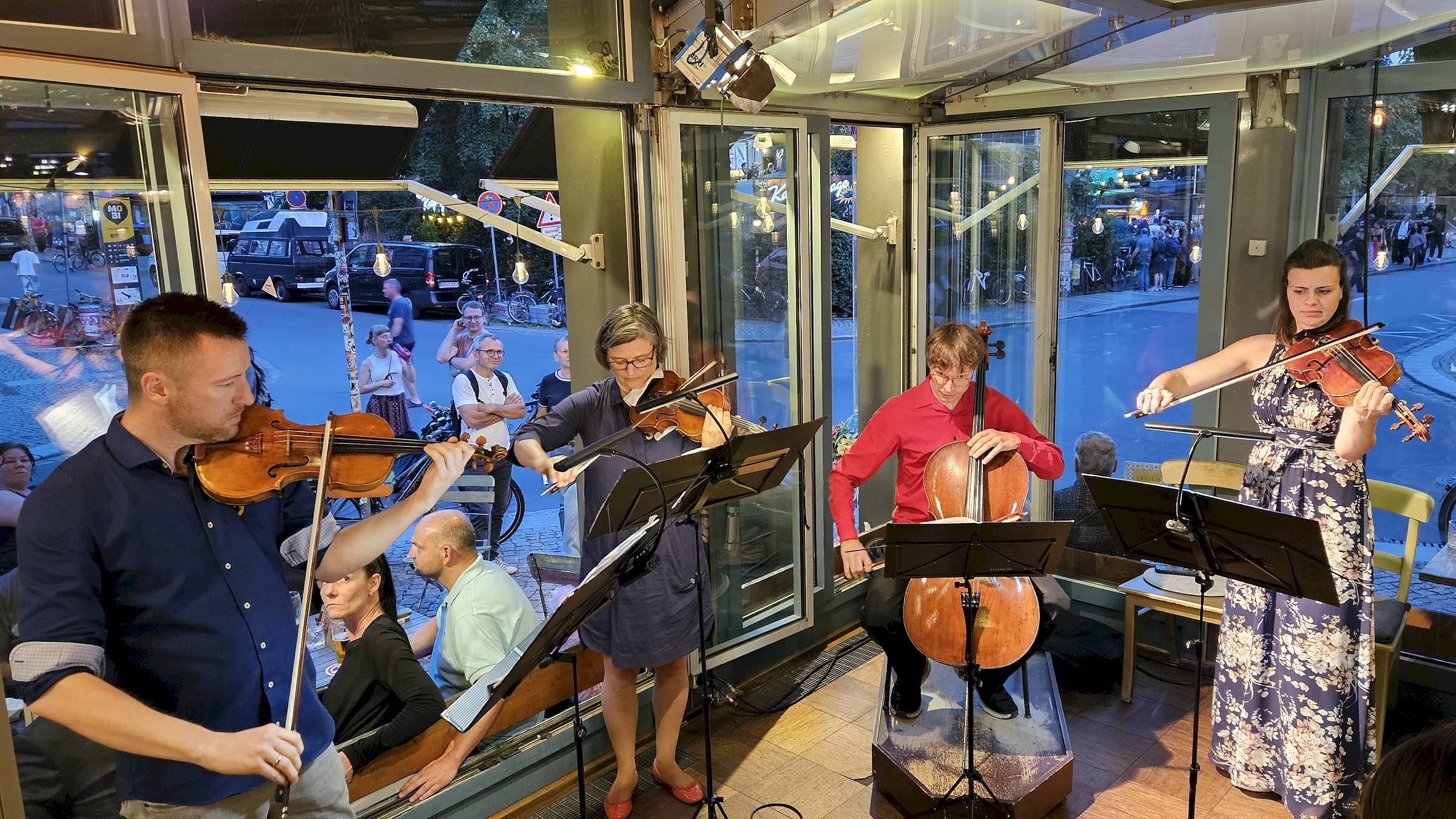 2025 spielte das Streichquartett Tangente Quattro im Café Ecksten auf. Foto: Anton Launer
