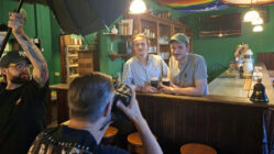 Reporter wird Wirt: Neueröffnung im Bischofsweg Kristian und Erik Töpfer kurz vor der Eröffnung ihrer eigenen Bar.