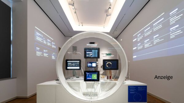 Ausstellungsansicht "Krypto, was?" © Staatliche Kunstsammlungen Dresden, Foto: Alexander Peitz