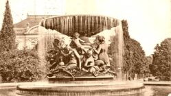 Als sich Sozis und Kommunisten fast prügelten Stilles Wasser am Albertplatz - Postkarte von 1922