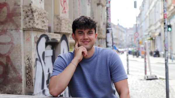 Trotz Aus bei "The Voice" - Elijah Peiler will weiter singen. Foto: Anton Launer
